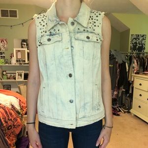 Free People light washed denim vest with studs